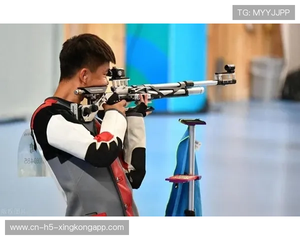 射击队进行精度强化训练,多名选手成绩稳定上升 射击队进行精度强化训练,多名选手成绩稳定上升