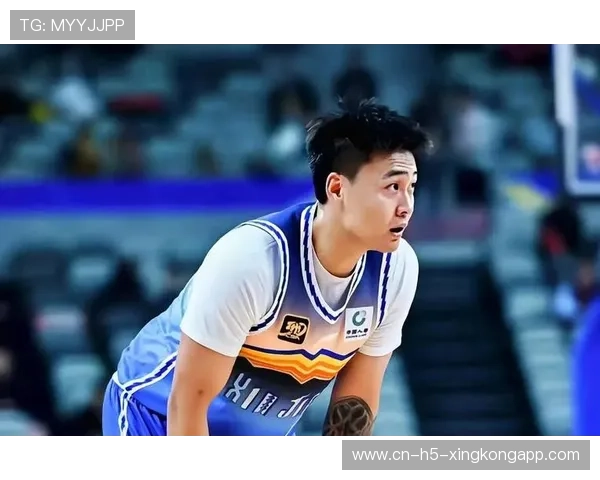 新疆球迷听到赵睿道歉,了解背后是伤病,赵睿新疆队 新疆球迷听到赵睿道歉,了解背后是伤病,赵睿新疆队