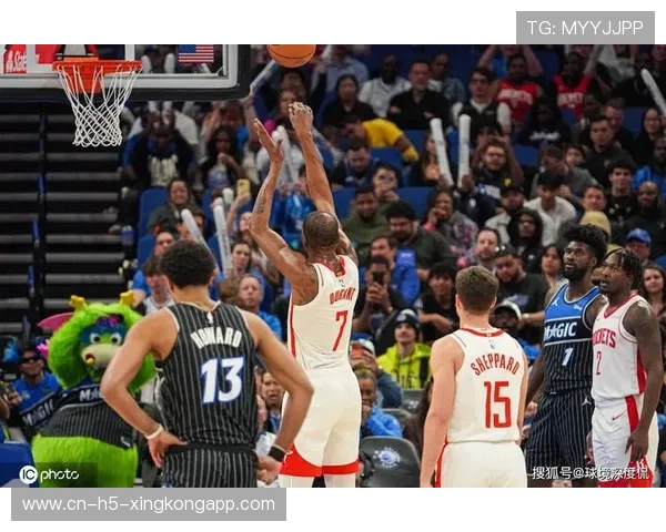 霍恩坎普11分钟戴帽！赫拉克莱斯半场4-1逆转兹沃勒，nba赫恩