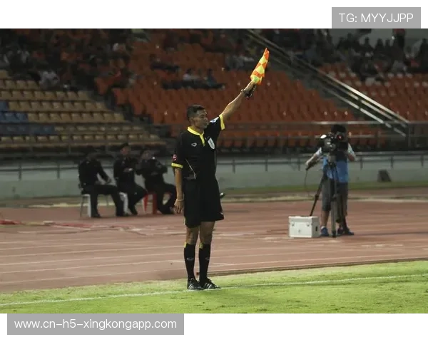 山东泰山祖马指挥防线站位,越位陷阱连续奏效 山东泰山祖马指挥防线站位,越位陷阱连续奏效